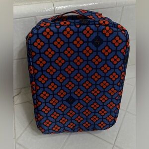 Lug Wing Hanging Toiletry Case